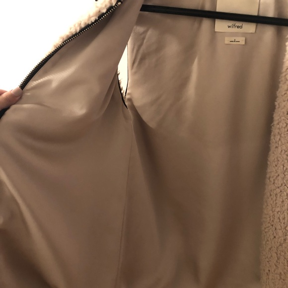 Wilfred Sherpa Vest - Picture 3 of 4